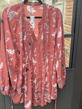 Melissa McCarthy Seven7 Coral Bird-Print Pintuck BlouseNWT